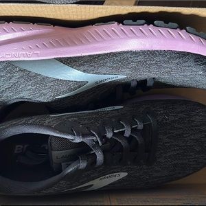 NIB size 8 Brooks Running Shoes